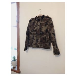 Women’s Cropped Sanctuary Camo Jacket